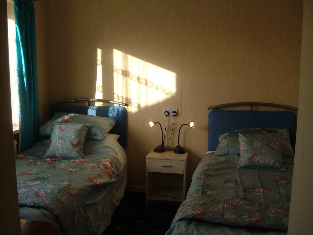 ברידג'נד Tremains Guest House חדר תמונה