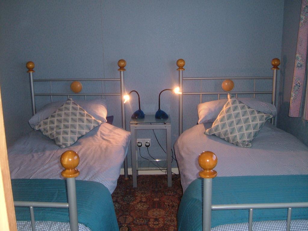 ברידג'נד Tremains Guest House חדר תמונה